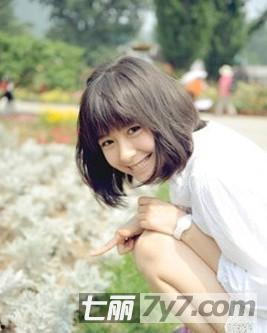 齐刘海短发生活照,展现青春活力与时尚态度